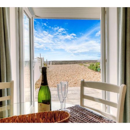 Pass The Keys Shore To Please - Sea Views And Beach Front Modern 1Bed Apt With Sofabed 朴次茅斯 外观 照片