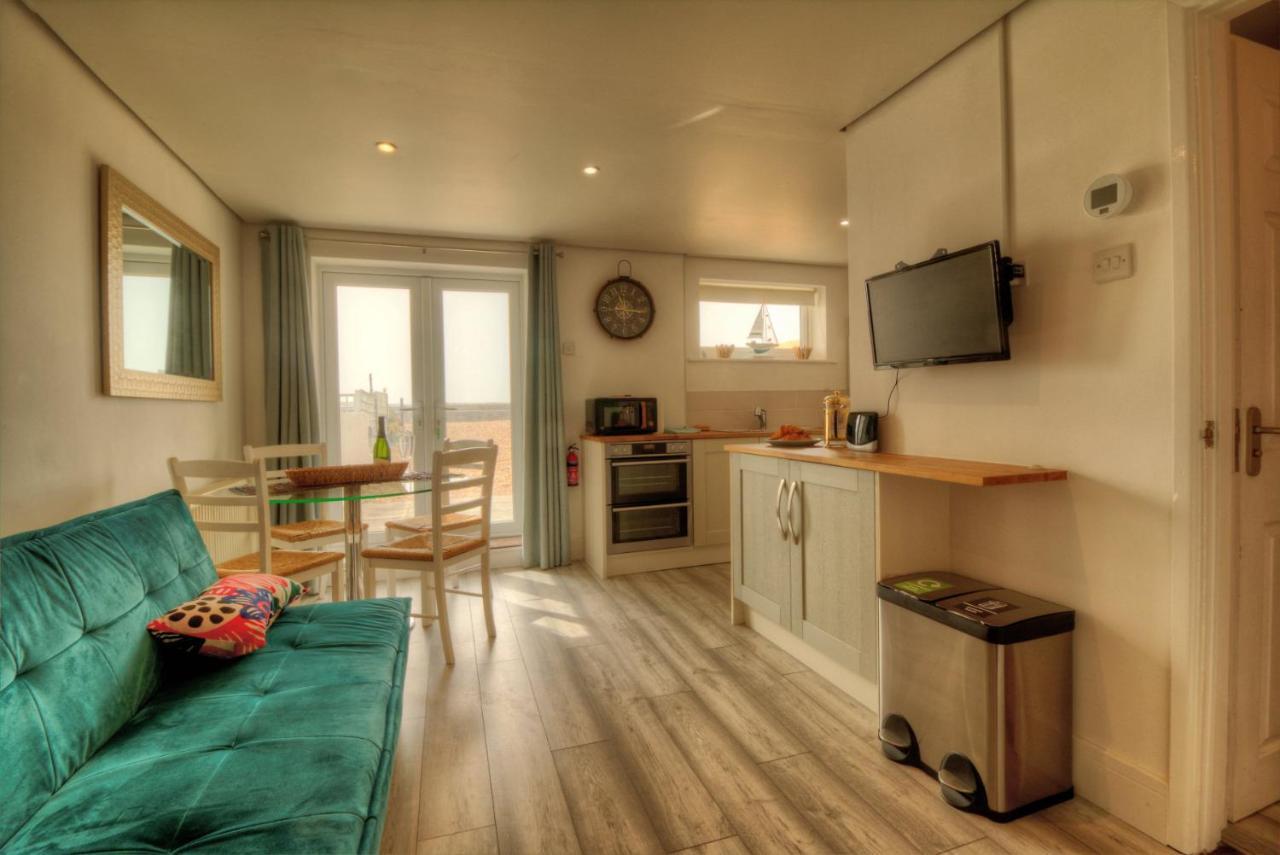 Pass The Keys Shore To Please - Sea Views And Beach Front Modern 1Bed Apt With Sofabed 朴次茅斯 外观 照片