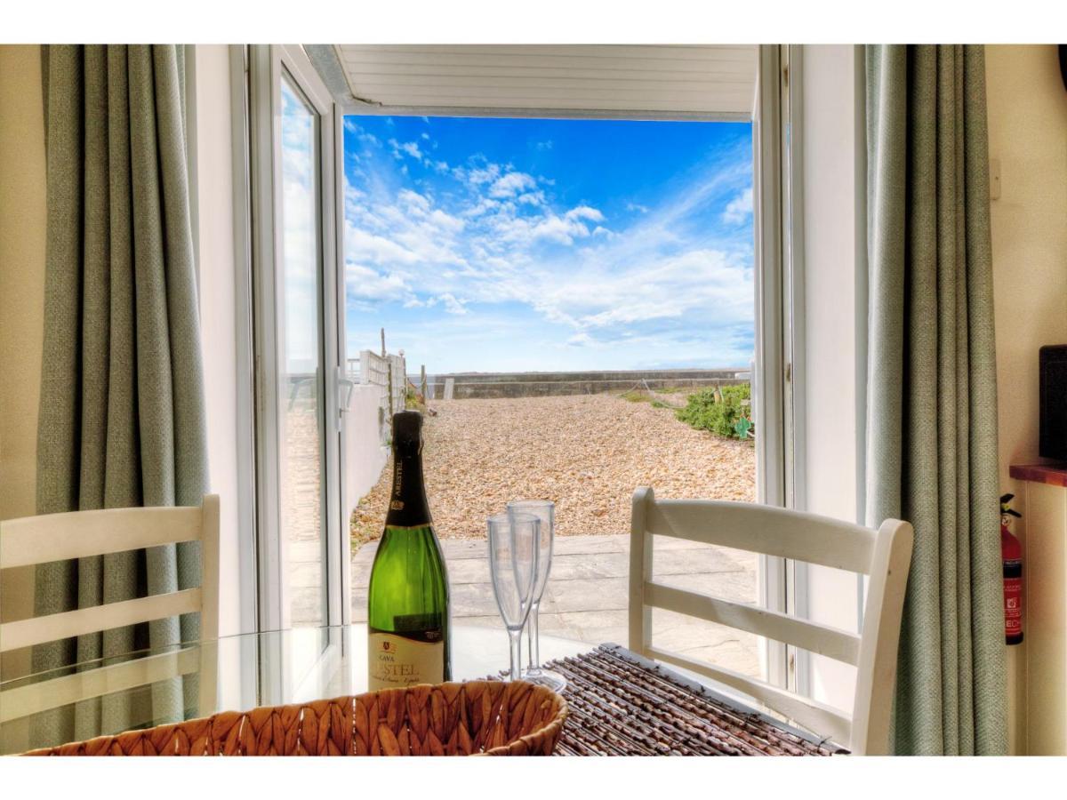 Pass The Keys Shore To Please - Sea Views And Beach Front Modern 1Bed Apt With Sofabed 朴次茅斯 外观 照片